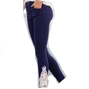 Crochet accent jeggings